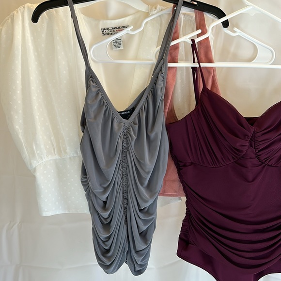 (5) Woman’s tops size M/L - Picture 5 of 15